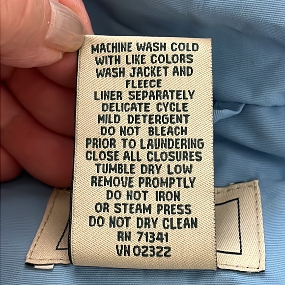 L.L. Bean Women’s Blue Jacket
Size Small Petite - Picture 10 of 10